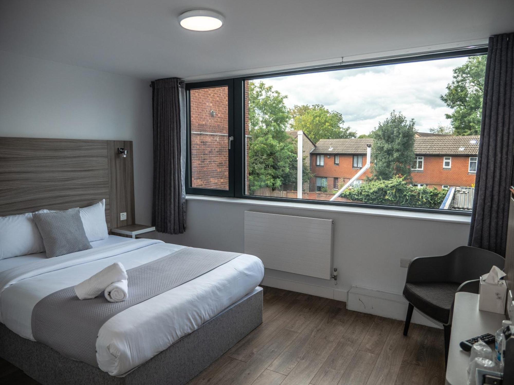 Sky Nights Hotel London Heathrow Hillingdon Exterior foto