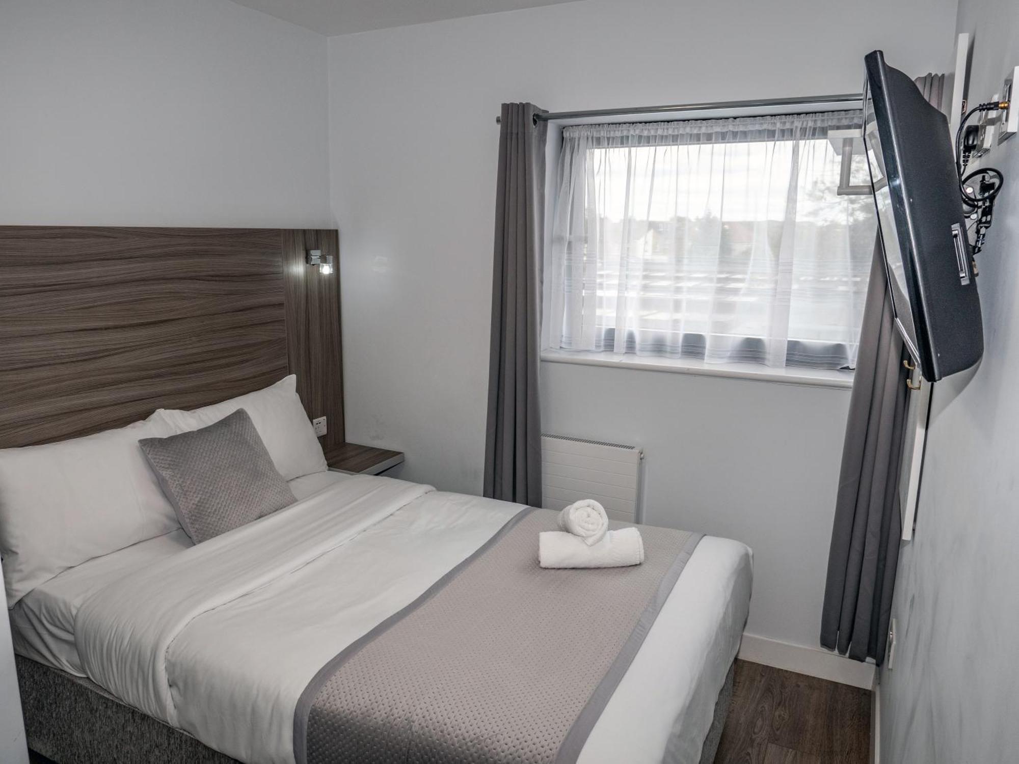 Sky Nights Hotel London Heathrow Hillingdon Exterior foto